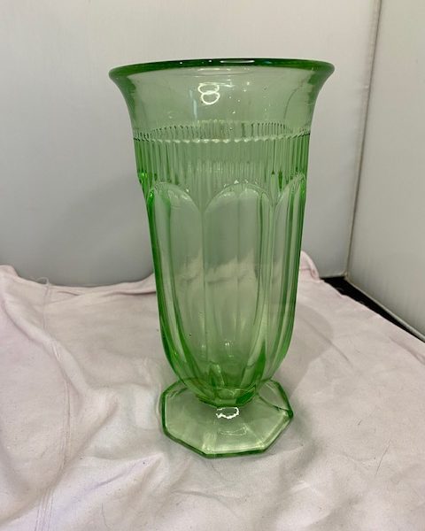 Art deco green glass vase circa 1930 (1233)