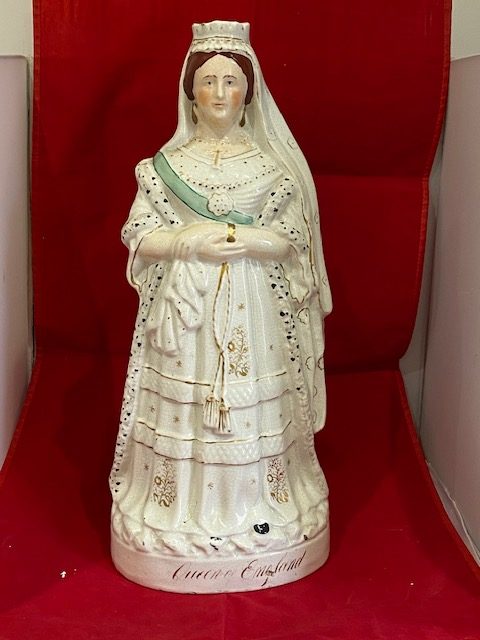 Large Staffordshire Portrait Pair Of Queen Victoria And The Prince Of Wales c.1880 (1261) - Image 10