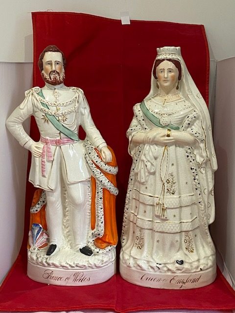 Large Staffordshire Portrait Pair Of Queen Victoria And The Prince Of Wales c.1880 (1261) - Image 15