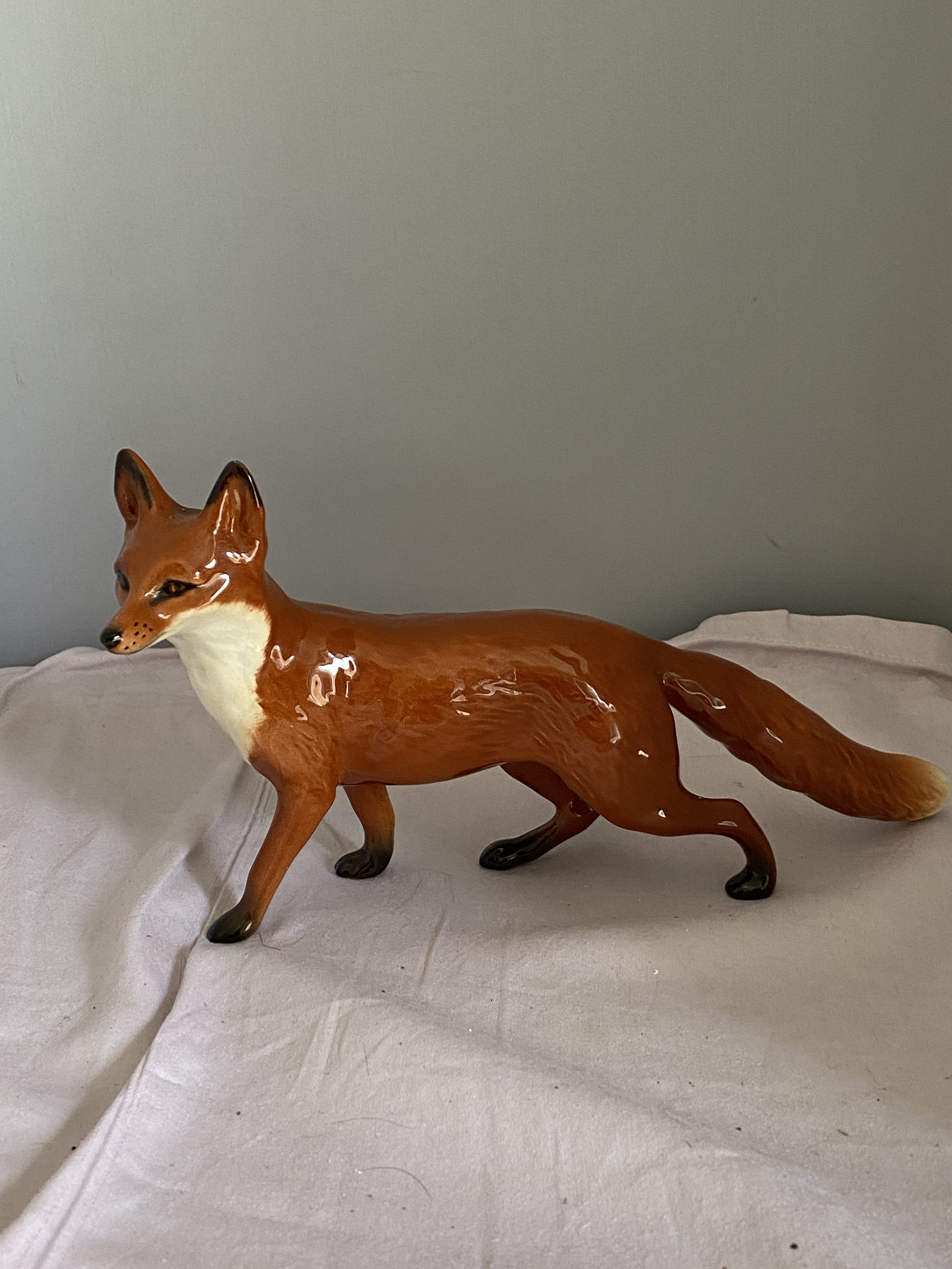 Beswick-large-fox-standing-vintage-gloss-model number 1016A (1280)