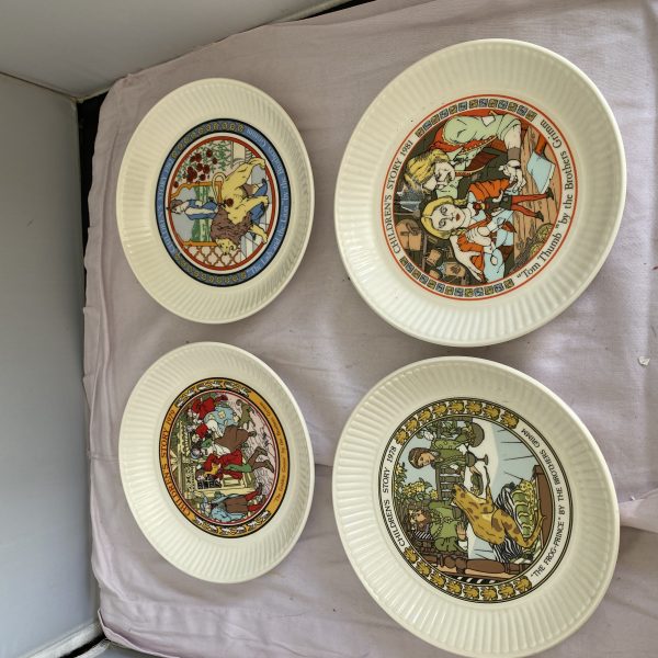 4 Wedgewood children's stories picture plates (1293)