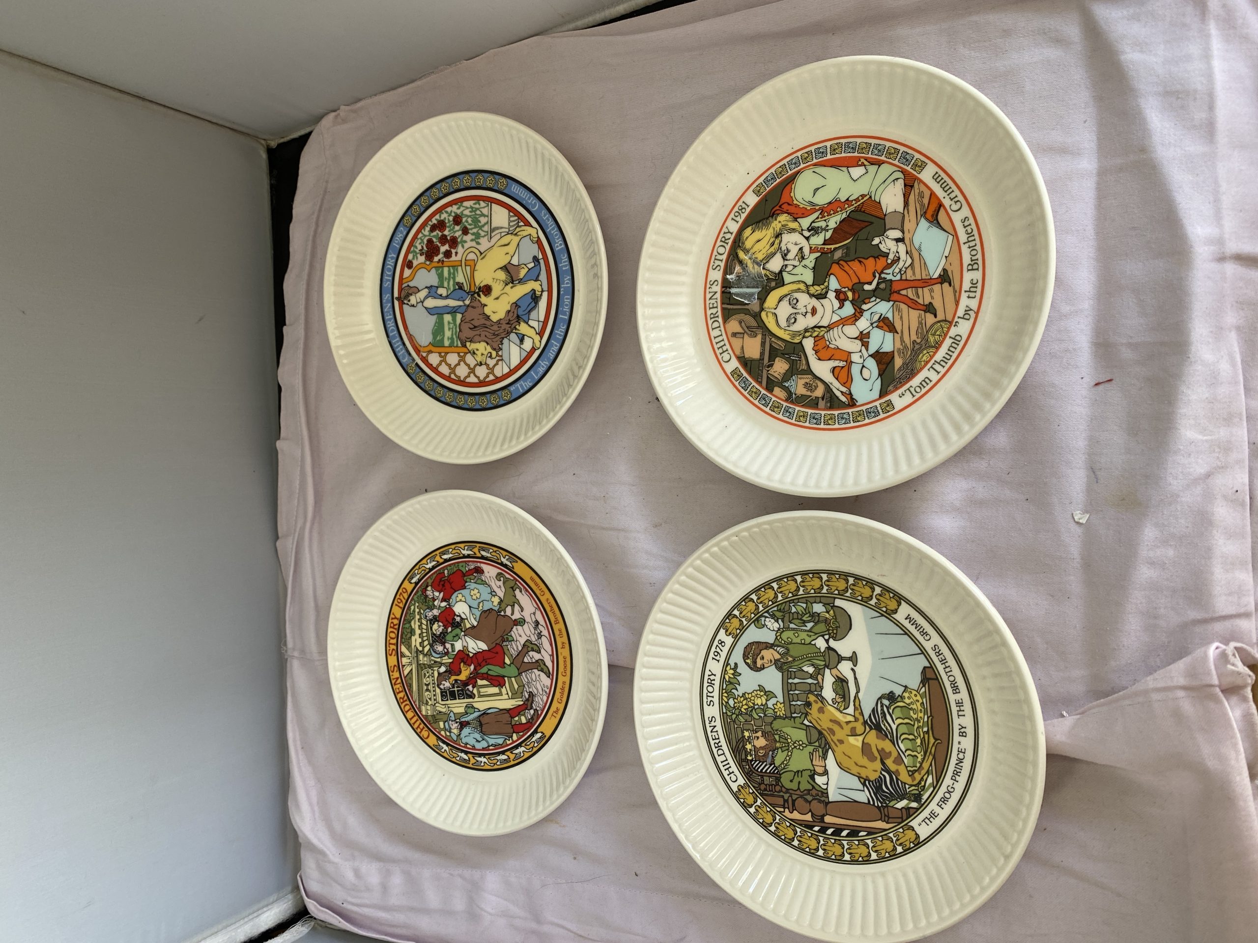 4 Wedgewood children's stories picture plates (1293)