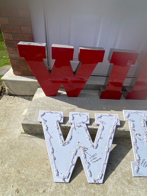 huge light up wimpy sign (1296) - Image 10