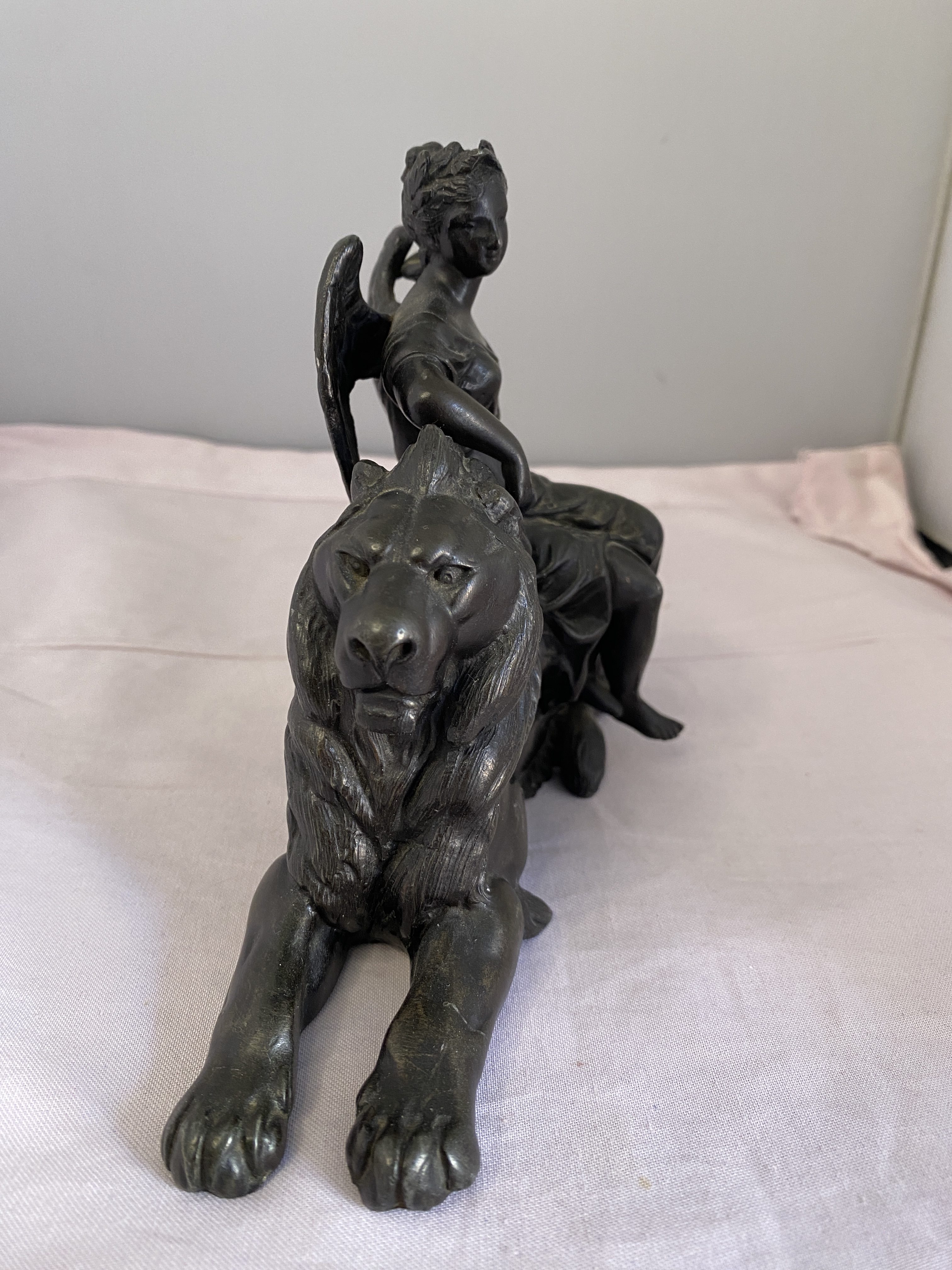 Victorian spelter angel sitting on lion (1318) - Image 8