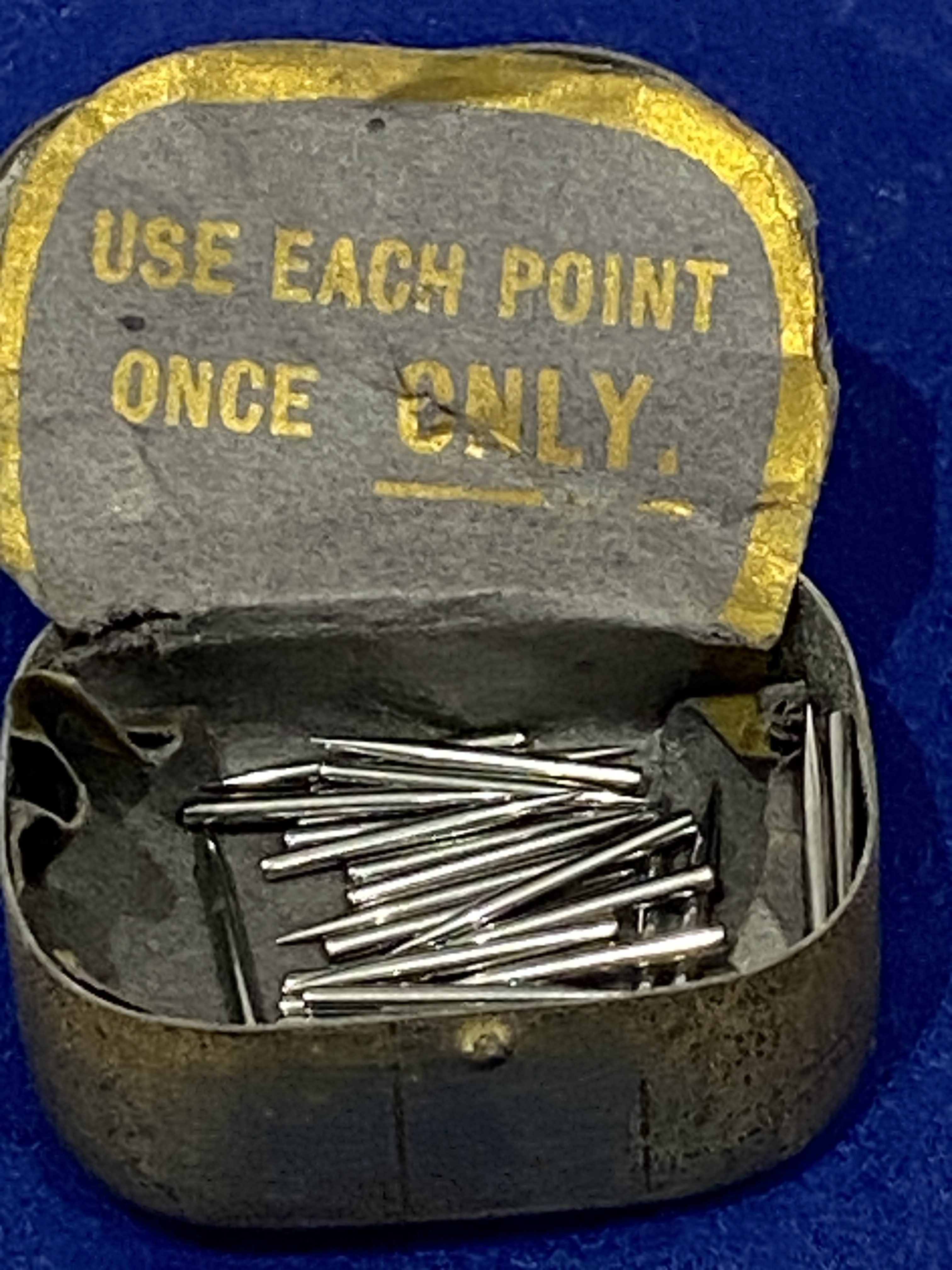 Vintage His Master Voice gramophone needle ."Nipper Tin".1930's (1250) - Image 5