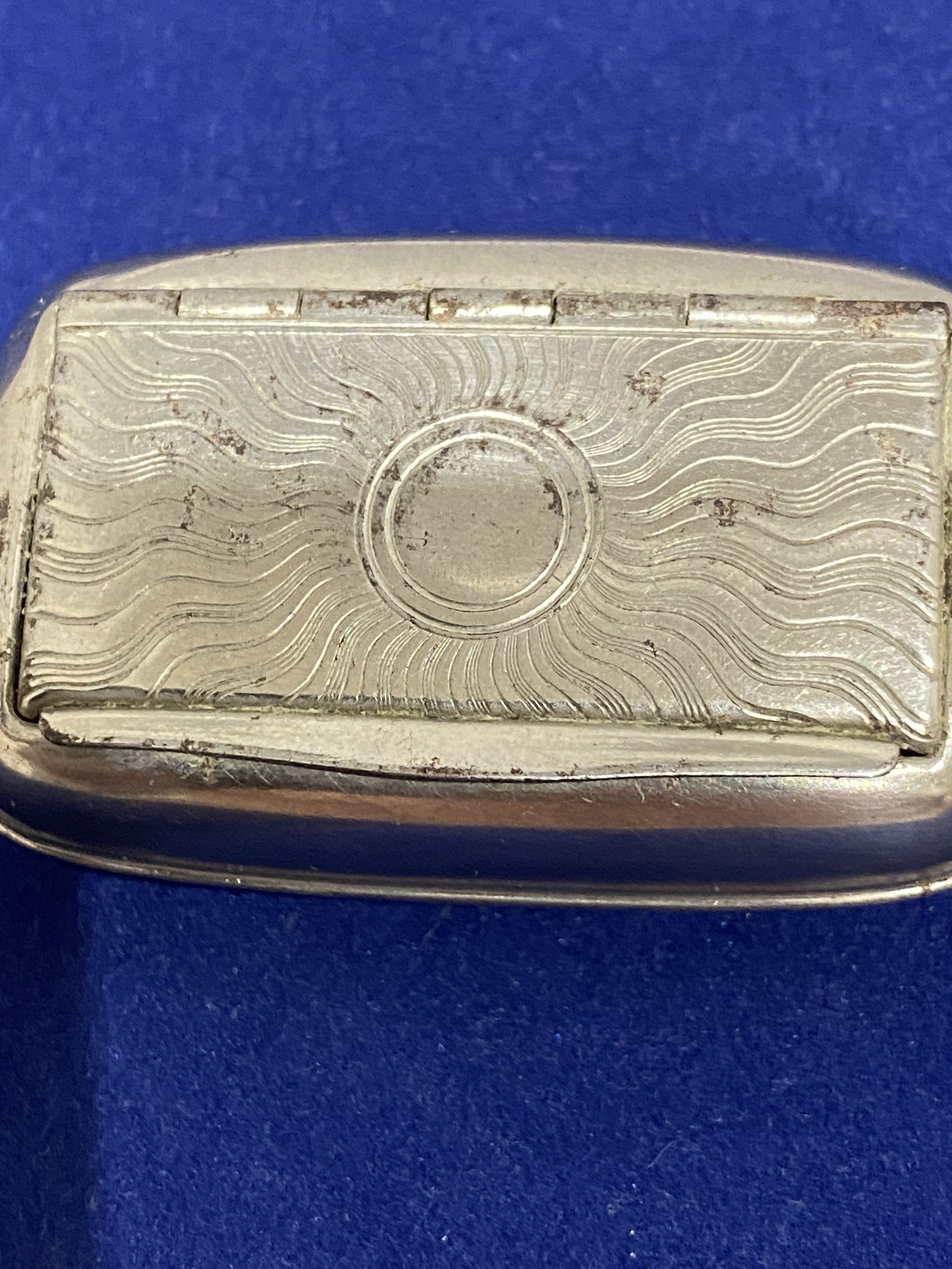 Silver plated sunburst snuff box (1252) - Image 5