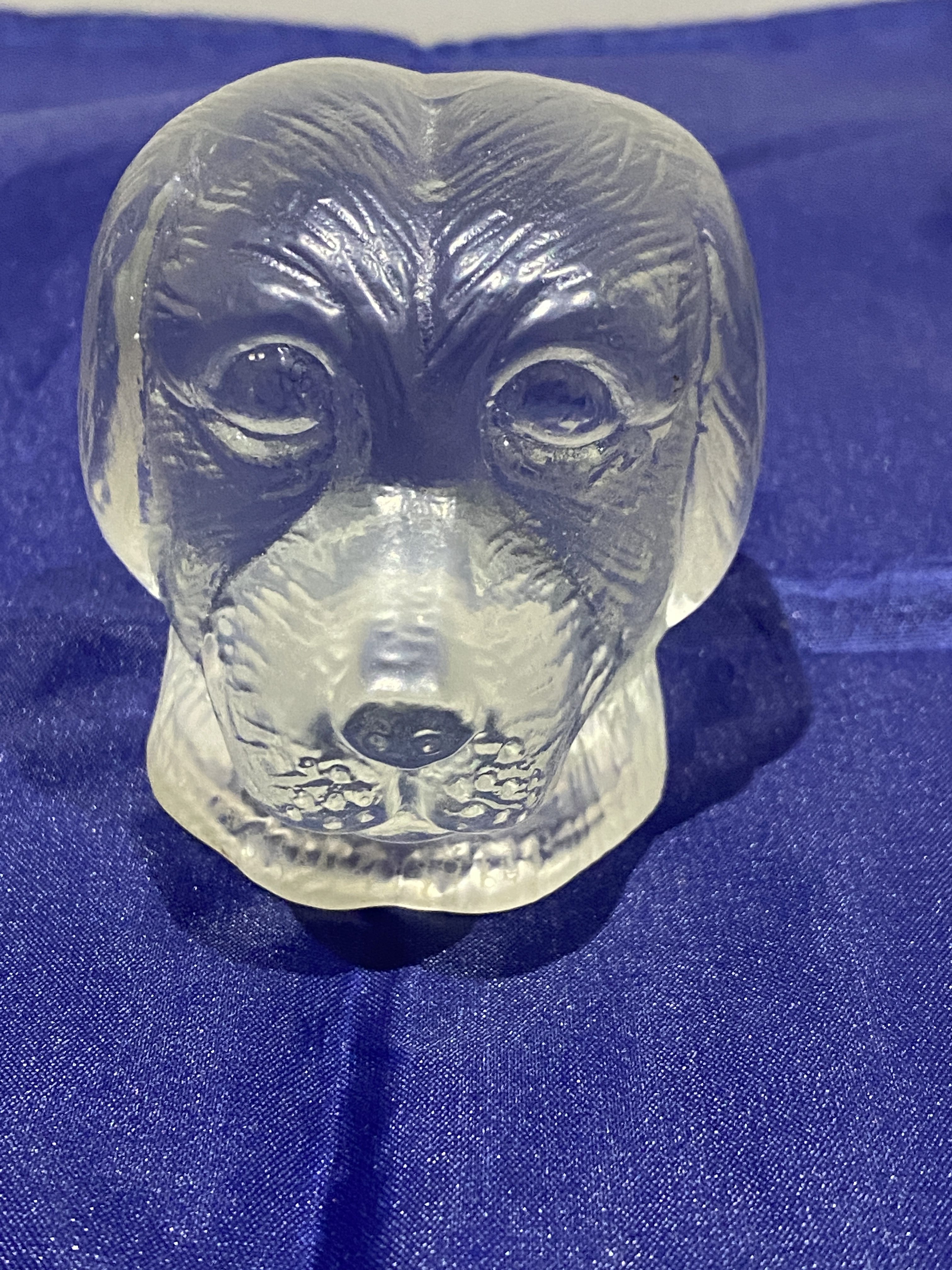 A Very Nice Vintage Pressed Glass Dog's Head Paperweight (1254) - Image 8