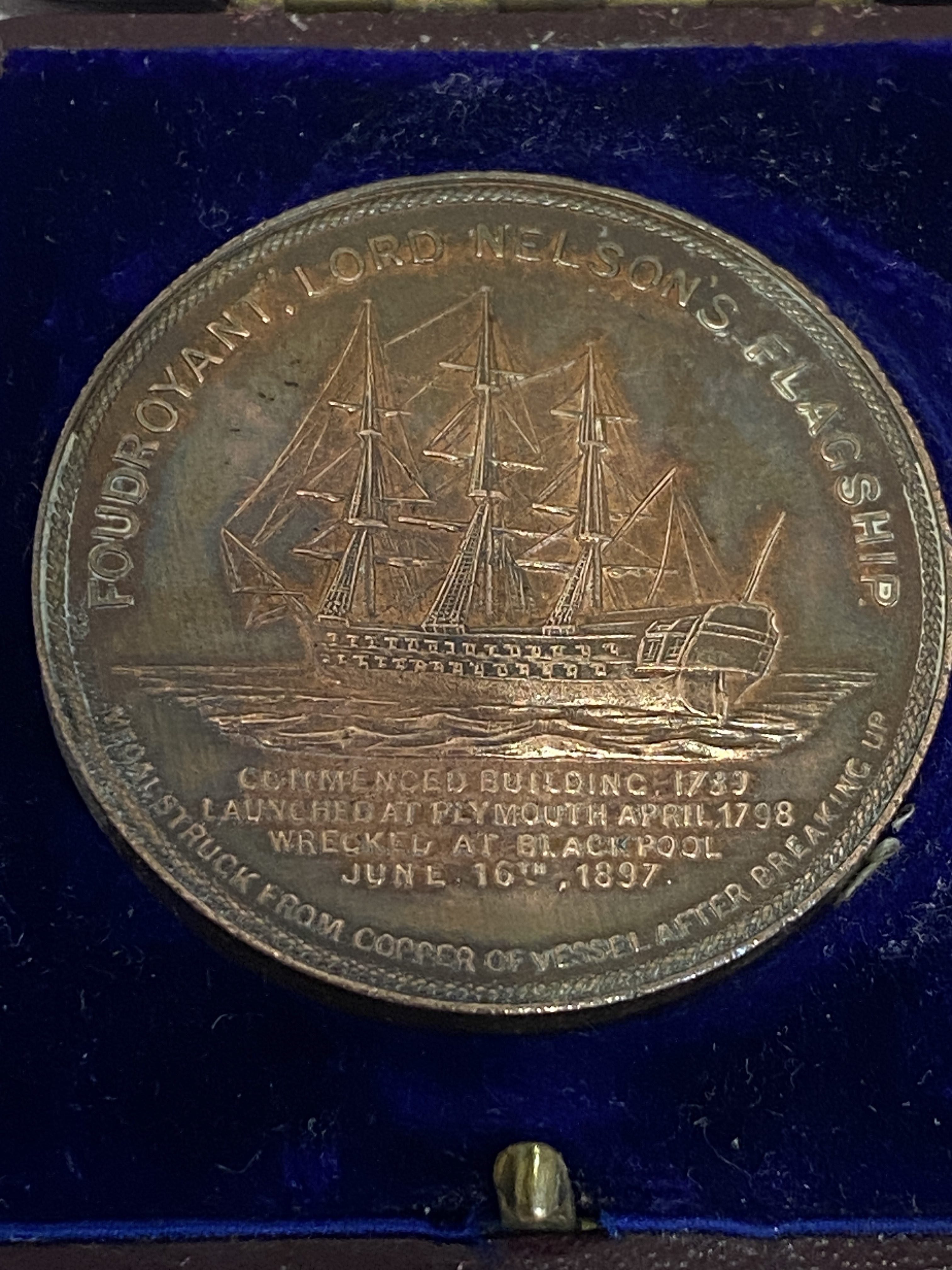 Commemorative Cased Medal made from copper off Nelsons Flagship Foudroyant (1258) - Image 6