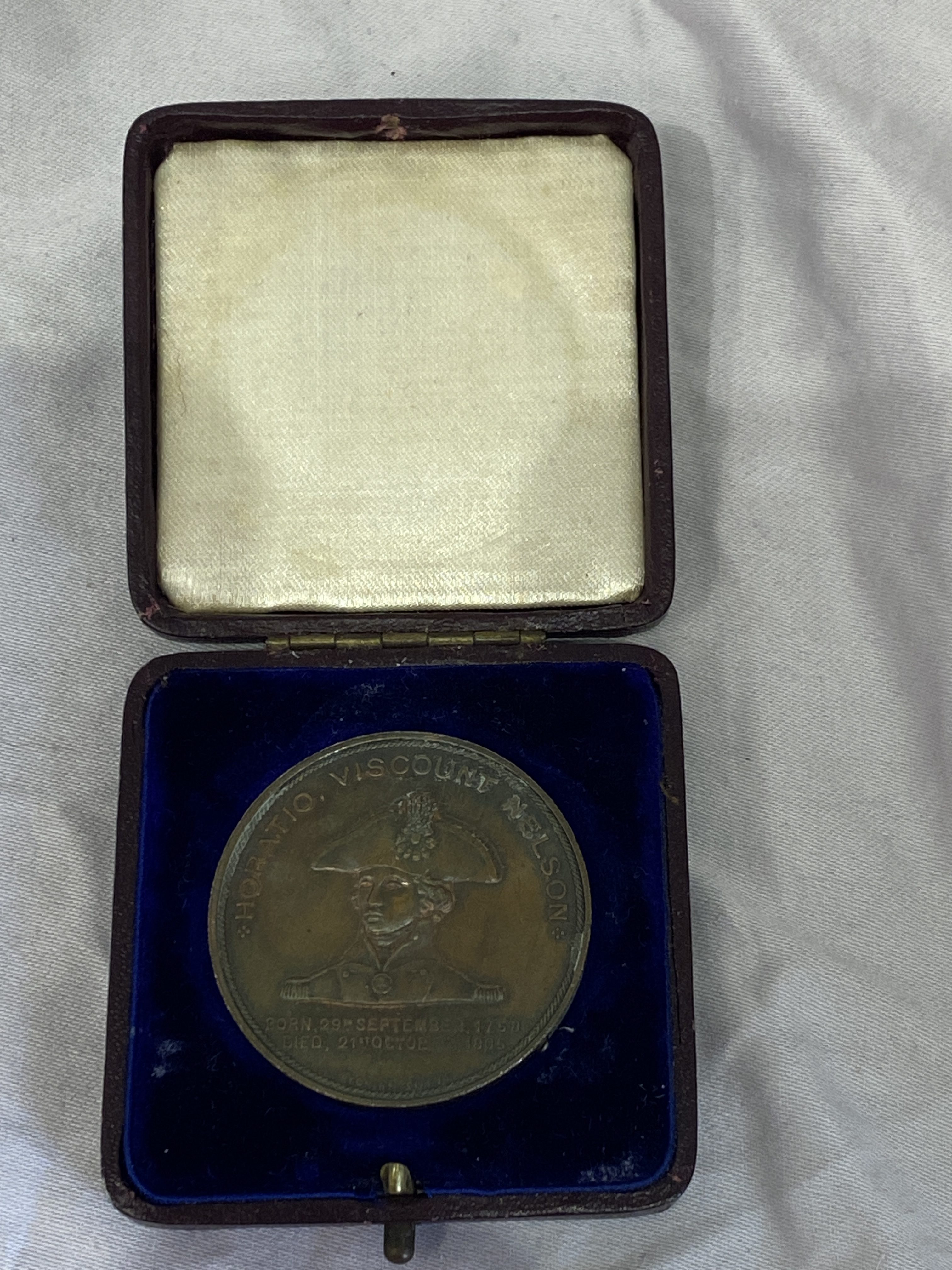 Commemorative Cased Medal made from copper off Nelsons Flagship Foudroyant (1258) - Image 3