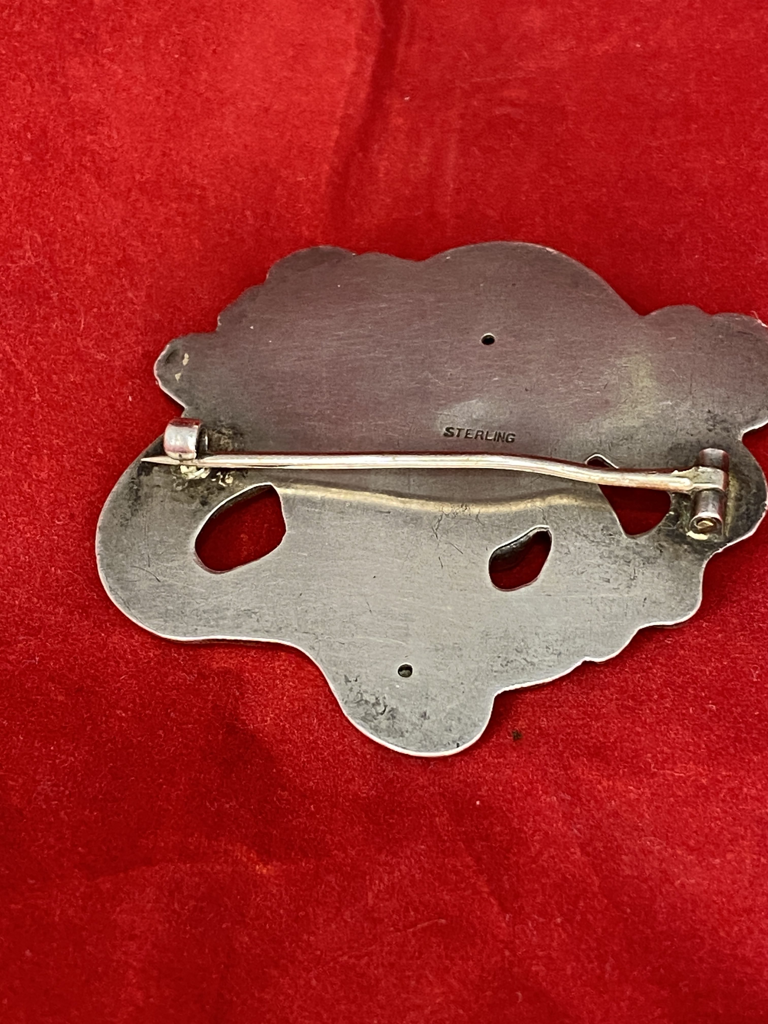 Art Nouveau Style Woman’s Face with Floral Motif Sterling Silver Brooch. (1264) - Image 7